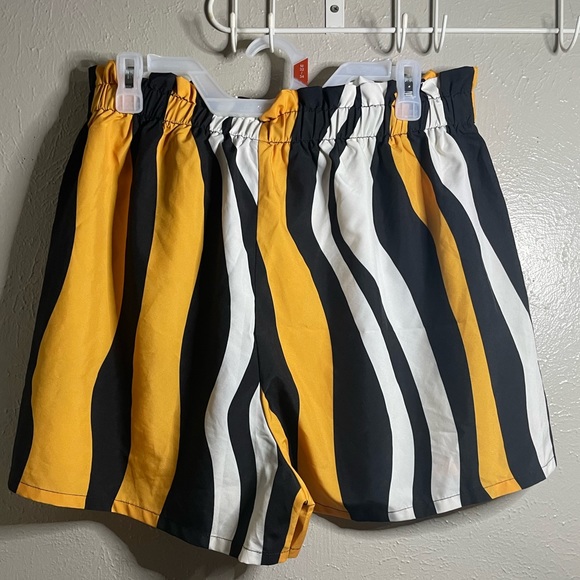 Shein Curve Yellow, Black and White Paper Bag shorts - Picture 3 of 3